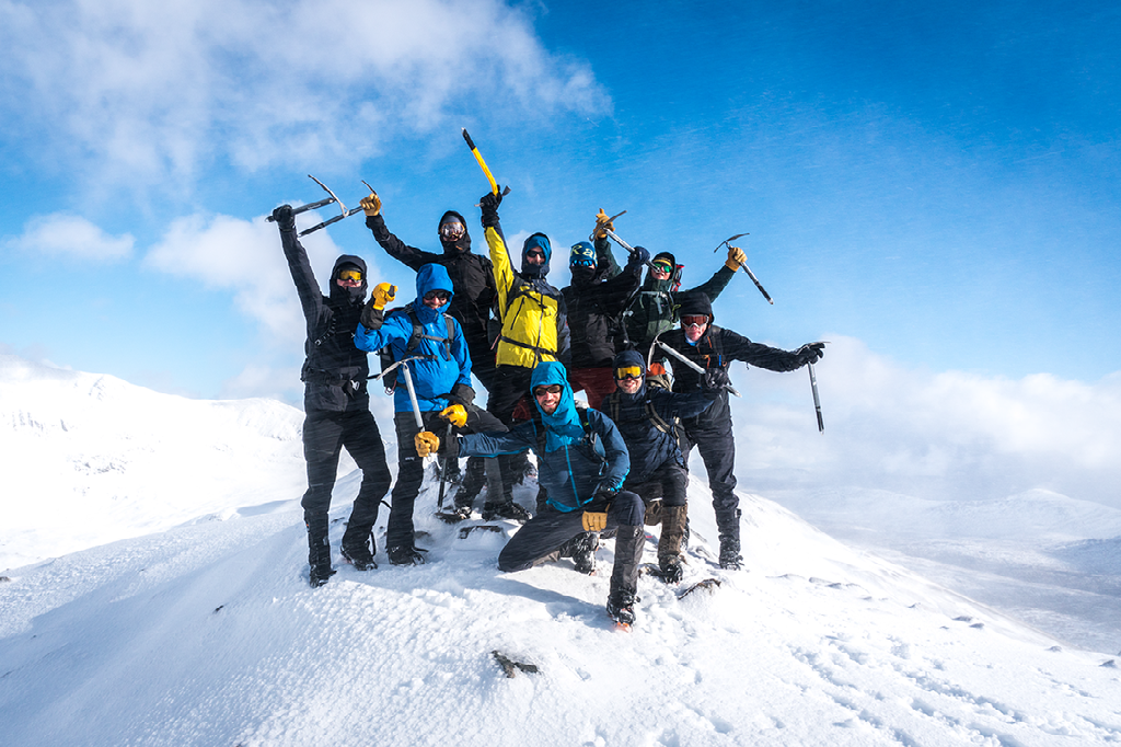 groepsfoto op bergtop